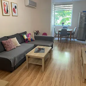https://geri-apartment.burgashotels.net